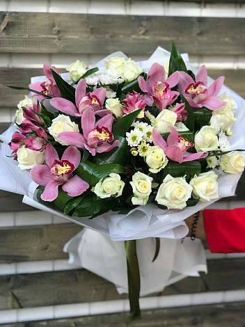 Букет цветов из: Розы и Хризантемы в Вельяминово