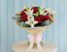 Букет цветов из:  Лилии и Розы в Вельяминово