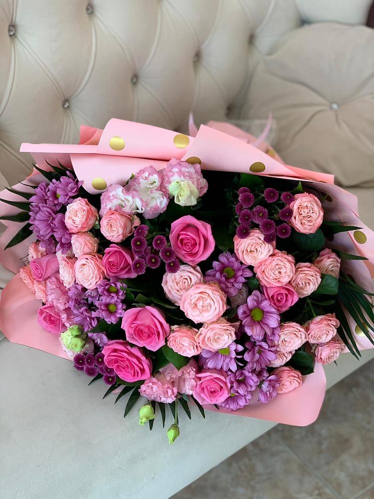 Букет цветов из: Хризантемы, Розы и Лизиантусы в Вельяминово