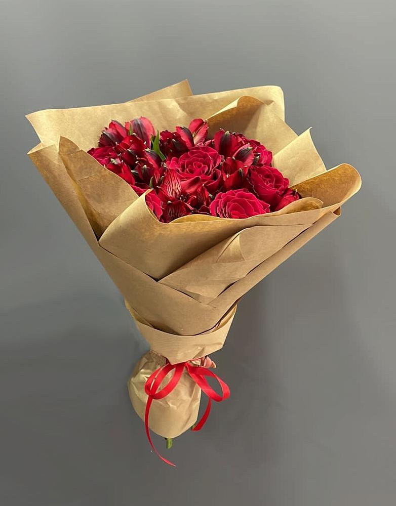 Букет цветов из: Альстромерии и Розы в Вельяминово