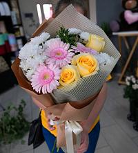 Букет цветов из:  Герберы, Розы и Хризантемы в Вельяминово