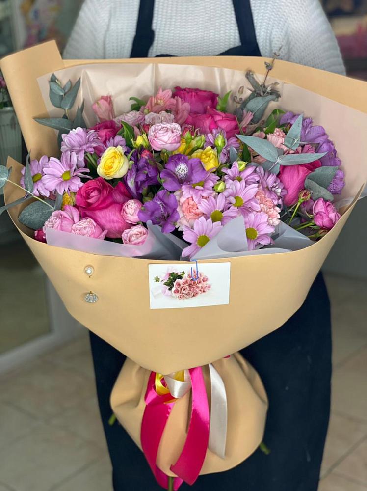 Букет цветов из: Хризантемы, Гвоздики и Альстромерии в Вельяминово