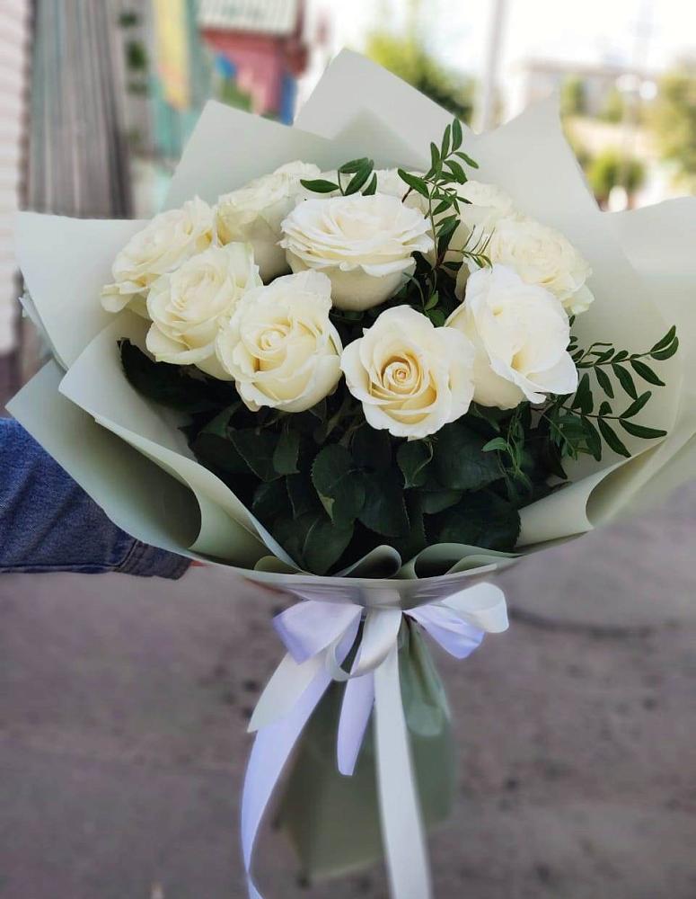 Букет Белые розы Проуд в Вельяминово