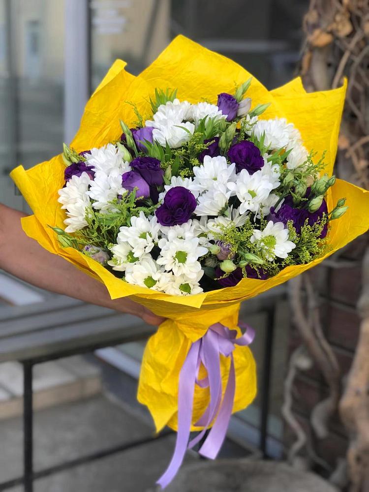 Букет цветов из: Ирисы, Хризантемы и Ромашки в Вельяминово