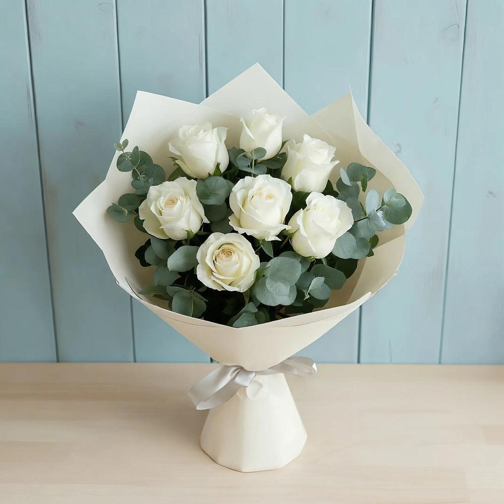 Букет Белые розы в Эвкалипте в Вельяминово
