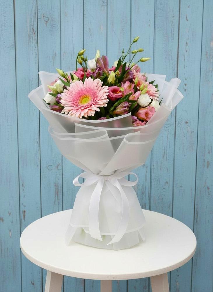 Букет цветов из: Герберы, Альстромерии и Лизиантусы в Вельяминово