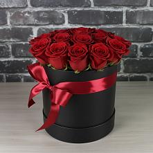 Цветочная композиция из Розы в шляпной коробке в Вельяминово