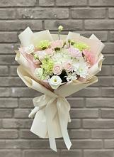 Букет цветов из:  Гвоздики, Розы, Лизиантусы и Хризантемы в Вельяминово