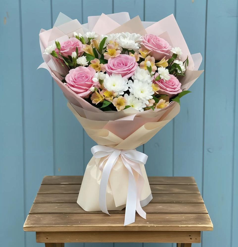 Букет цветов из: Гвоздики, Орхидеи и Розы в Вельяминово