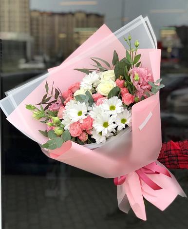Букет цветов из: Розы, Лизиантусы и Хризантемы в Вельяминово