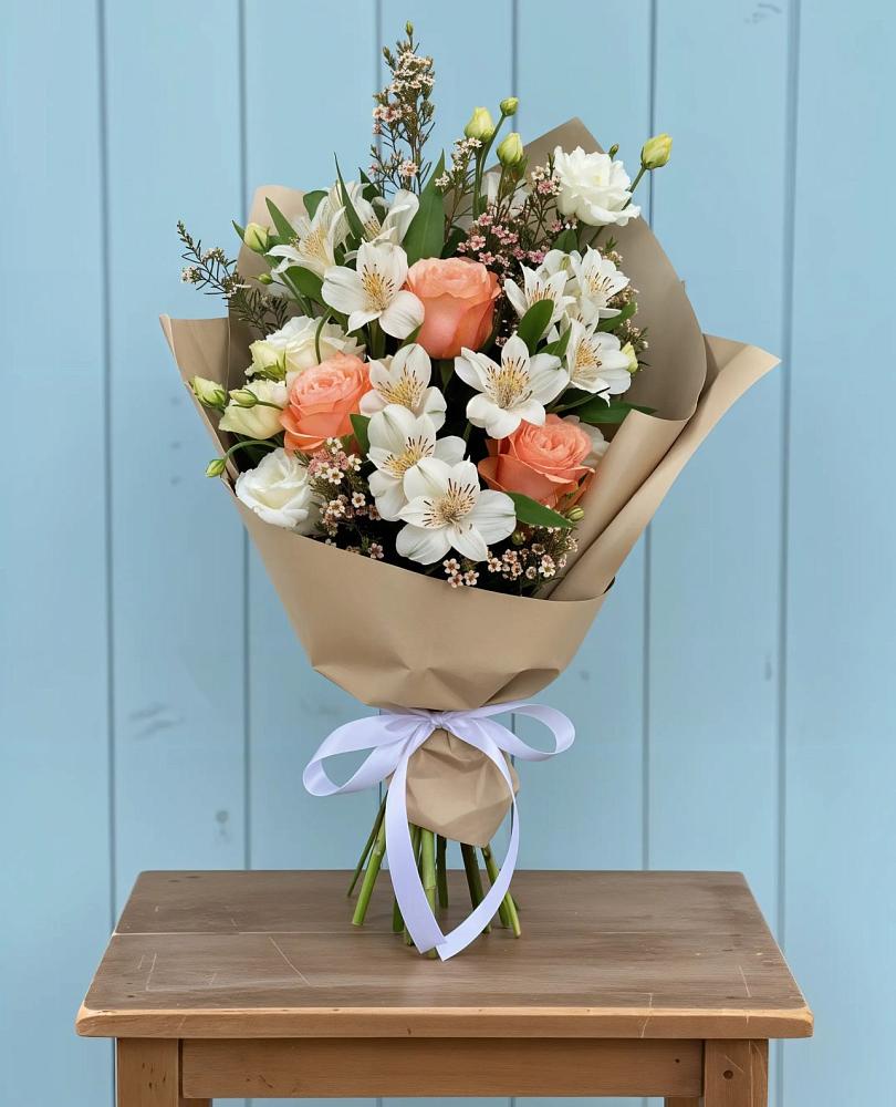 Букет цветов из: Альстромерии, Лизиантусы, Розы и Хризантемы в Вельяминово