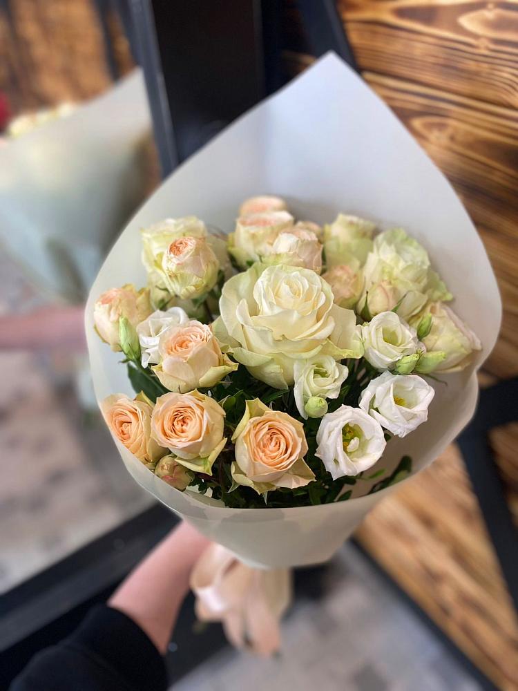 Букет цветов из: Розы и Лизиантусы в Вельяминово